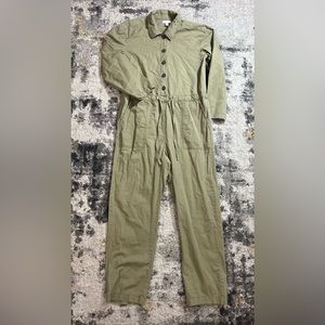 I love a jumpsuit that's versatile. This one is it!
